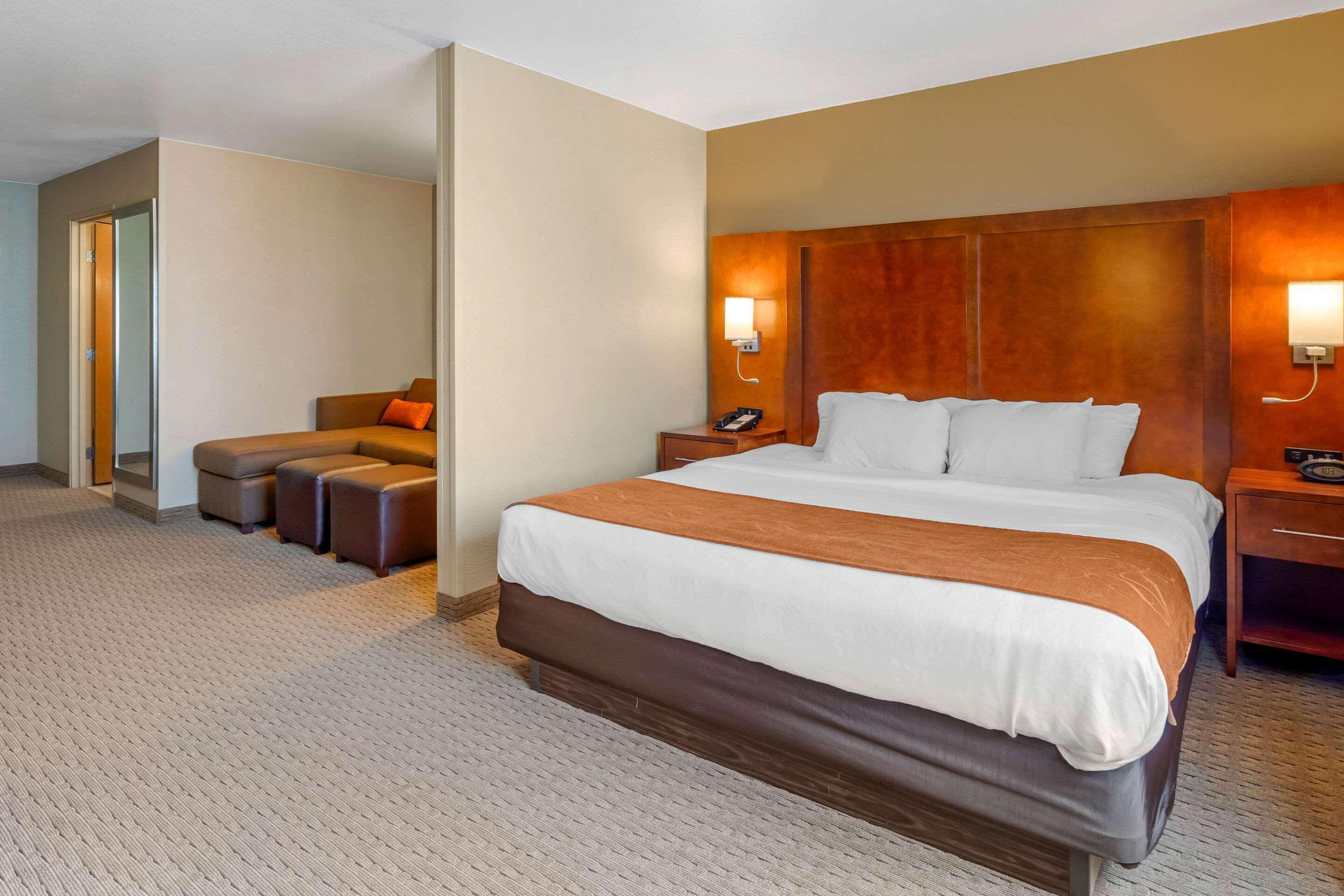 Comfort Suites Burlington Exterior foto