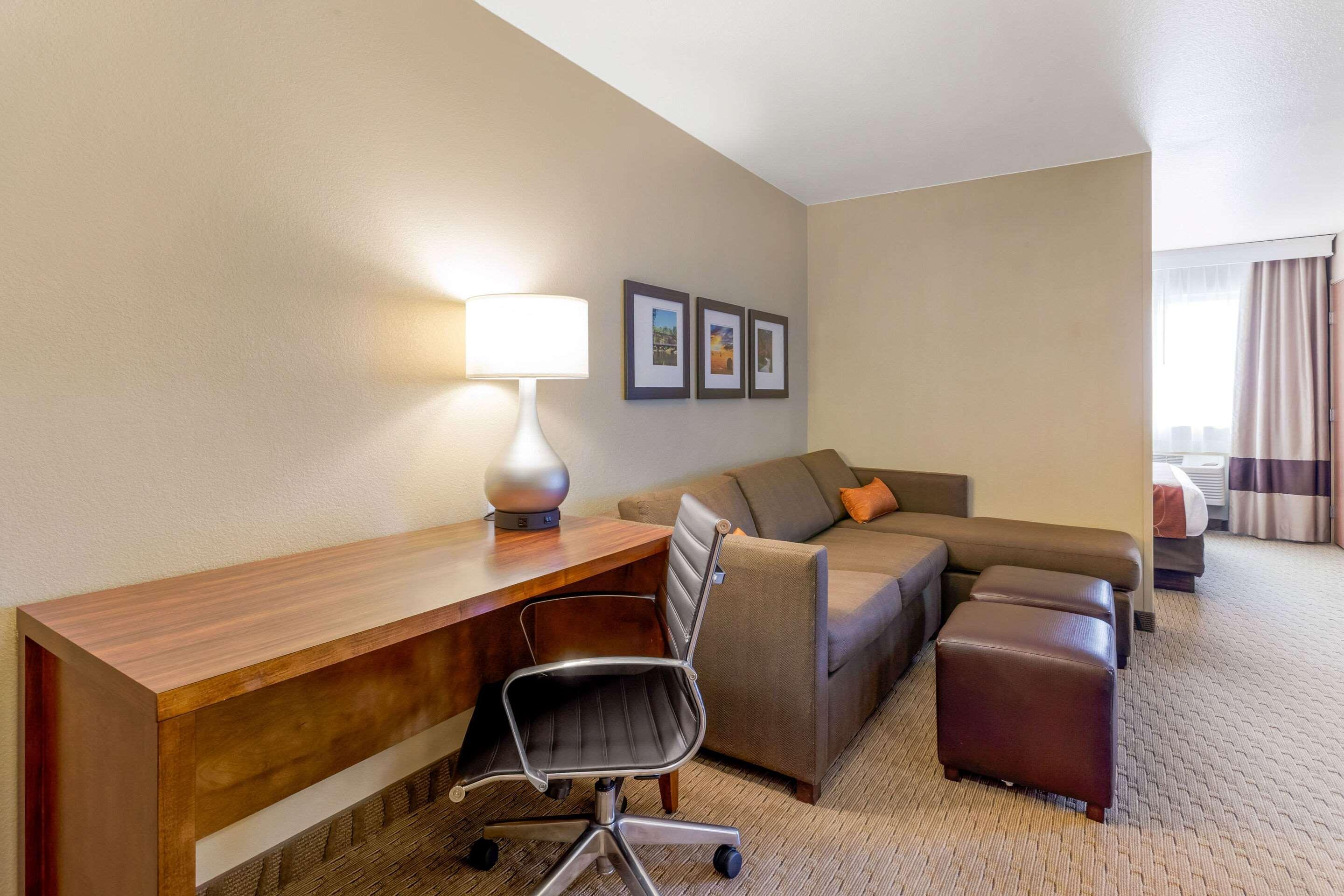 Comfort Suites Burlington Exterior foto