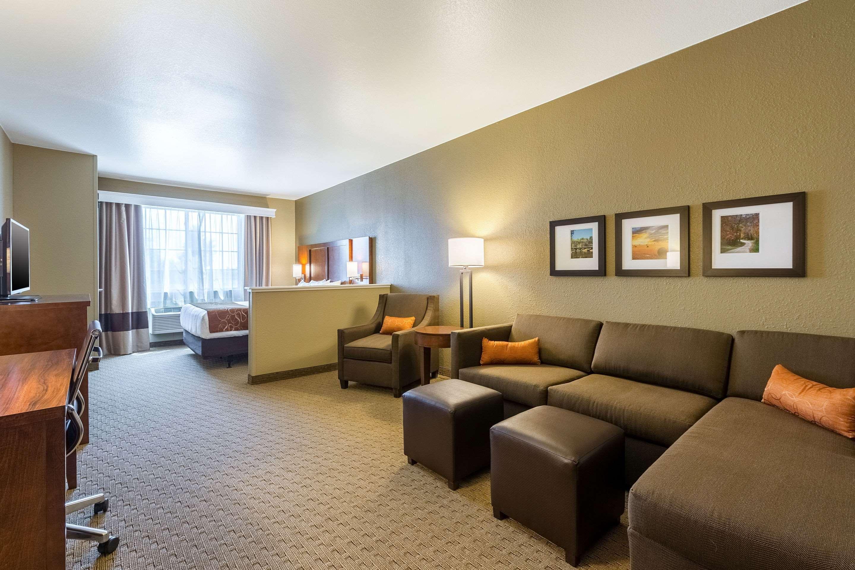 Comfort Suites Burlington Exterior foto